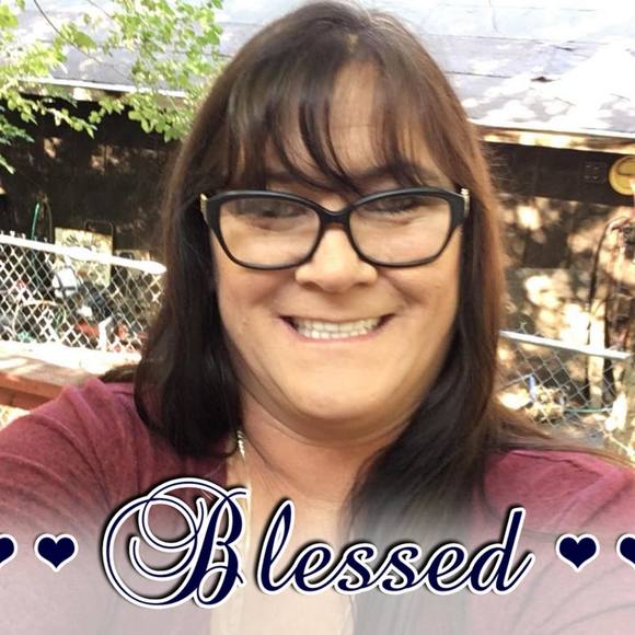 Meet your Posher, Beth - Picture 1 of 1